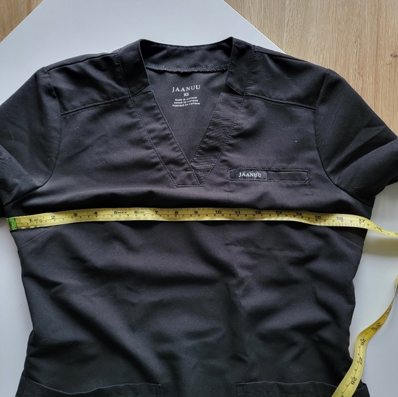 Jaanuu XS scrub top - Picture 3 of 10